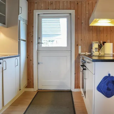 Vakantiehuis Three-bedroom Holiday In Brenderup Fyn *